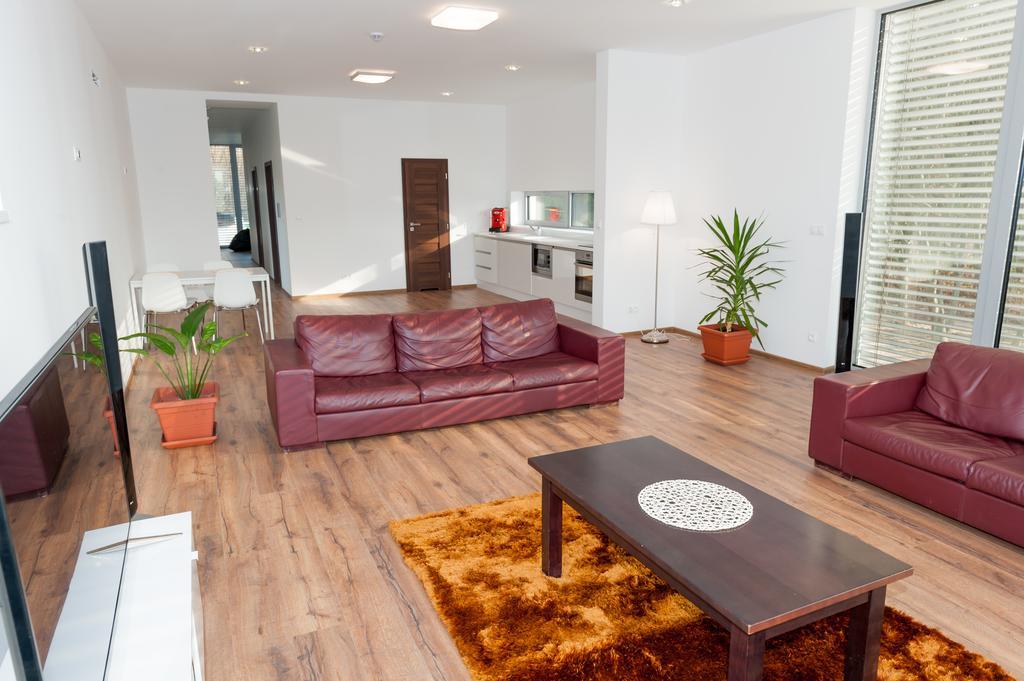 Villa Ladoven Luxusny Apartman 124M2 마틴 외부 사진