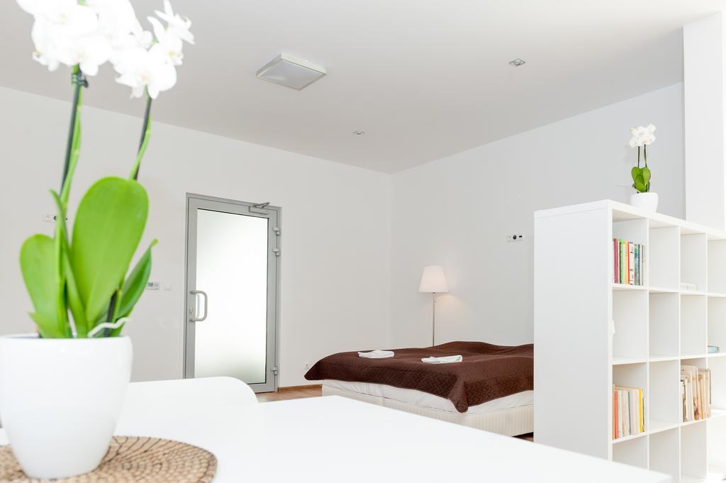 Villa Ladoven Luxusny Apartman 124M2 마틴 외부 사진