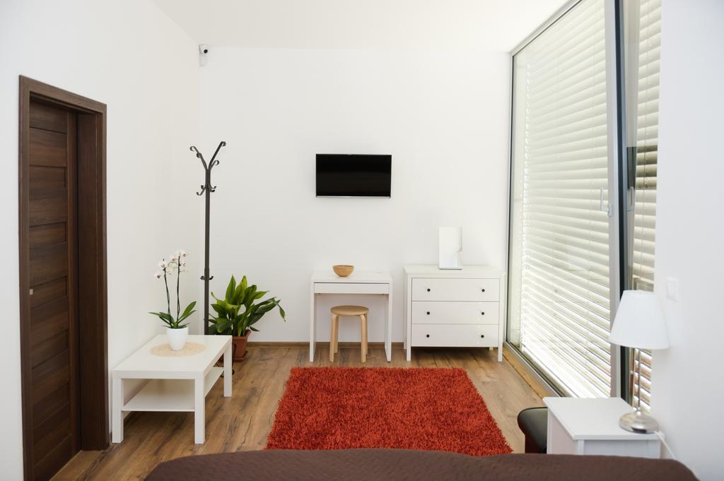 Villa Ladoven Luxusny Apartman 124M2 마틴 외부 사진