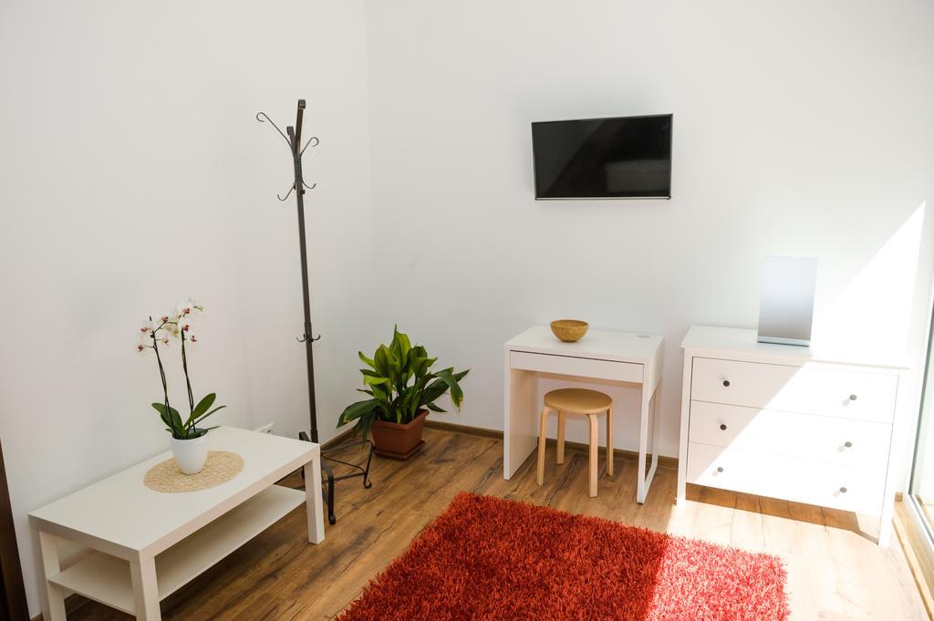 Villa Ladoven Luxusny Apartman 124M2 마틴 외부 사진